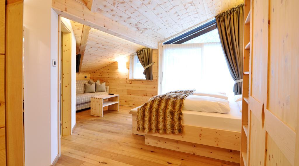 Chalet Elisabeth Dolomites Alpin & Charme Hotel Selva di Val Gardena Bilik gambar