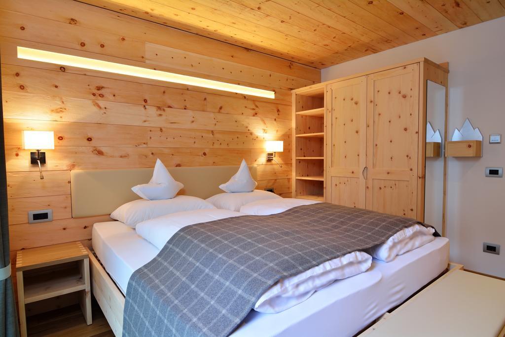 Chalet Elisabeth Dolomites Alpin & Charme Hotel Selva di Val Gardena Bilik gambar