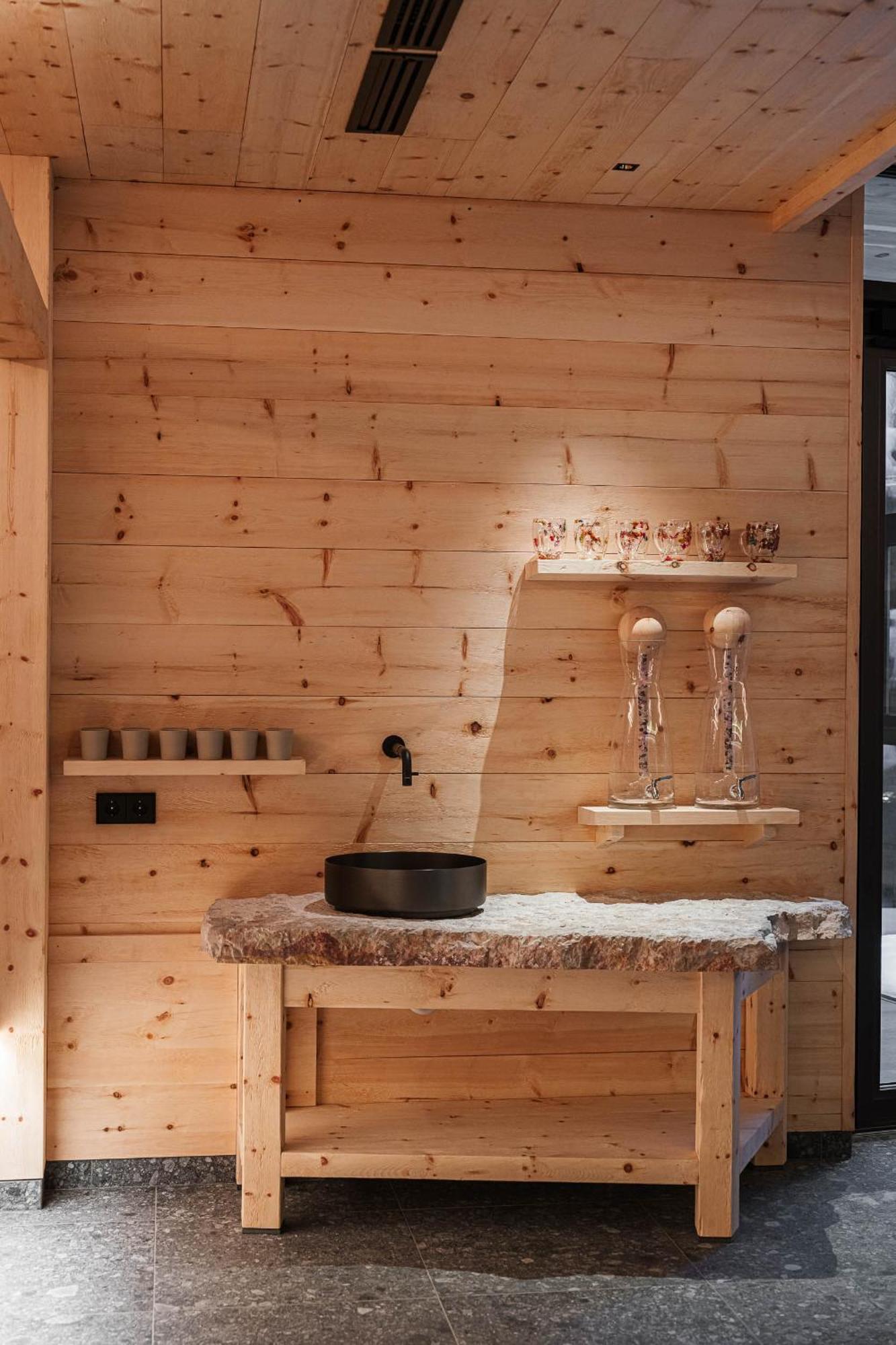 Chalet Elisabeth Dolomites Alpin & Charme Selva di Val Gardena Luaran gambar