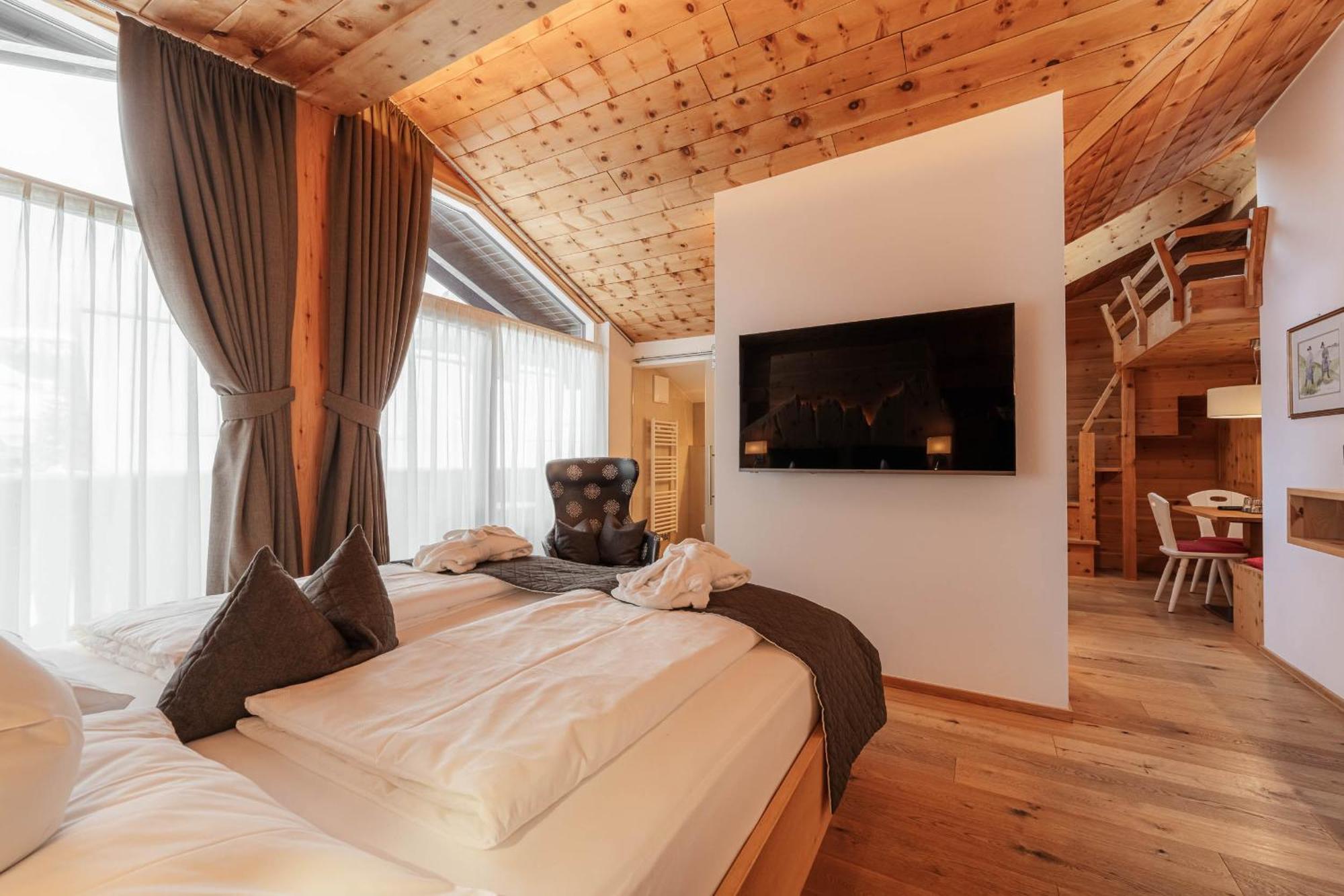 Chalet Elisabeth Dolomites Alpin & Charme Selva di Val Gardena Luaran gambar